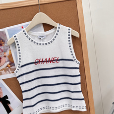 🆕CHANEL2026春夏撞色条纹针织背心,透气棉质混纺针织,春夏穿着刚需 采用定制棉质混纺镂空针织纱线 🆕CHANEL2026春夏撞色条纹针织背心,透气棉质混纺针织,春夏穿着刚需 采用定制棉质混纺镂空针织纱线