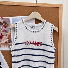 🆕CHANEL2026春夏撞色条纹针织背心,透气棉质混纺针织,春夏穿着刚需 采用定制棉质混纺镂空针织纱线 🆕CHANEL2026春夏撞色条纹针织背心,透气棉质混纺针织,春夏穿着刚需 采用定制棉质混纺镂空针织纱线