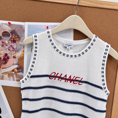 🆕CHANEL2026春夏撞色条纹针织背心,透气棉质混纺针织,春夏穿着刚需 采用定制棉质混纺镂空针织纱线 🆕CHANEL2026春夏撞色条纹针织背心,透气棉质混纺针织,春夏穿着刚需 采用定制棉质混纺镂空针织纱线