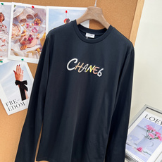 🆕CHANEL小香2026春夏彩色珍珠刺绣长袖T恤,甄选高支软糯棉质面料,触感细腻亲肤,透气不闷汗,四季 🆕CHANEL小香2026春夏彩色珍珠刺绣长袖T恤,甄选高支软糯棉质面料,触感细腻亲肤,透气不闷汗,四季