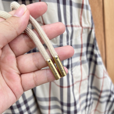 🆕Burberry格纹斗篷拼接收腰连衣裙,高支棉混纺轻薄面料,透气亲肤,防晒不闷汗,肌理顺滑不易起皱,春 🆕Burberry格纹斗篷拼接收腰连衣裙,高支棉混纺轻薄面料,透气亲肤,防晒不闷汗,肌理顺滑不易起皱,春