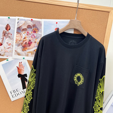 🆕 CHROME HEARTS 克罗心梵文马蹄麒麟臂长袖T恤颠覆经典,暗黑美学再升级!以标志性十字马蹄元 🆕 CHROME HEARTS 克罗心梵文马蹄麒麟臂长袖T恤颠覆经典,暗黑美学再升级!以标志性十字马蹄元