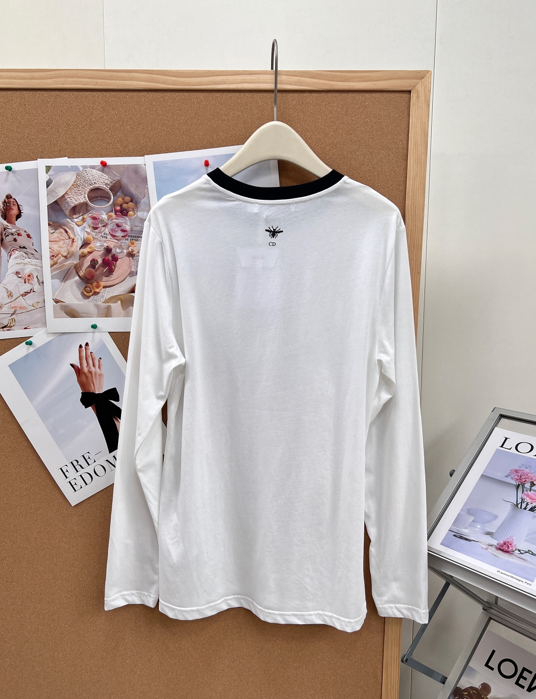 🆕DIOR26春夏五星做旧印花长袖T恤,复古标志性印花,胸前弧形环绕品牌字母+中心做旧磨白五角星印花,水 🆕DIOR26春夏五星做旧印花长袖T恤,复古标志性印花,胸前弧形环绕品牌字母+中心做旧磨白五角星印花,水