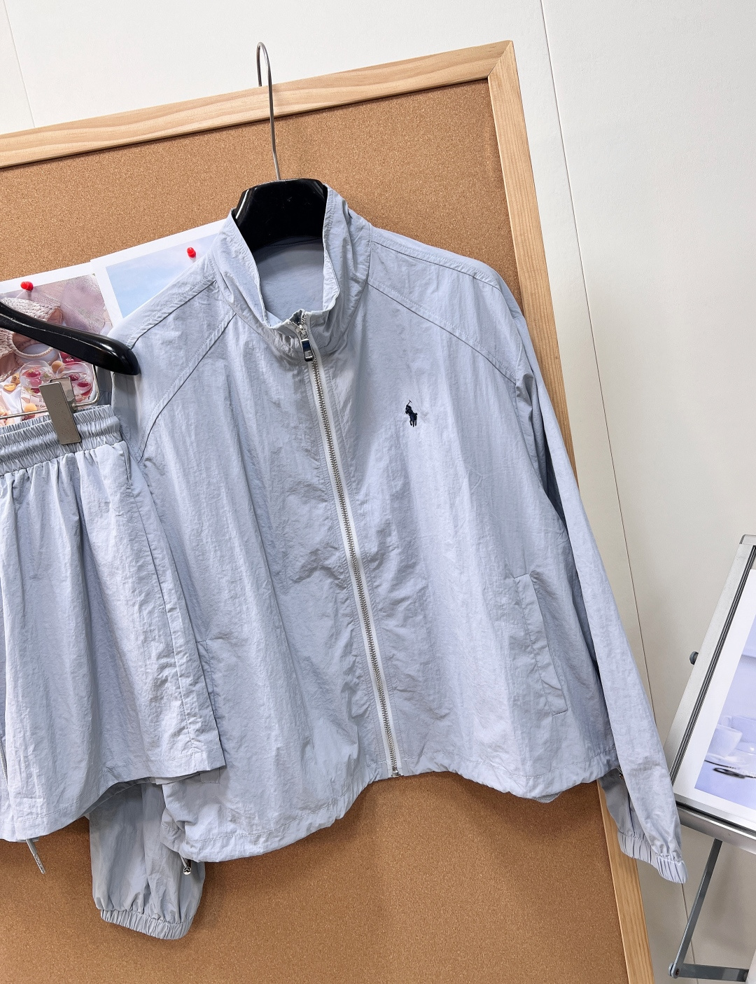 🆕Ralph Lauren小马刺绣两件套直接封神✨一眼沦陷的清爽配色，定制雾霾蓝+温柔奶杏双色可选，低饱和色调巨衬肤色，