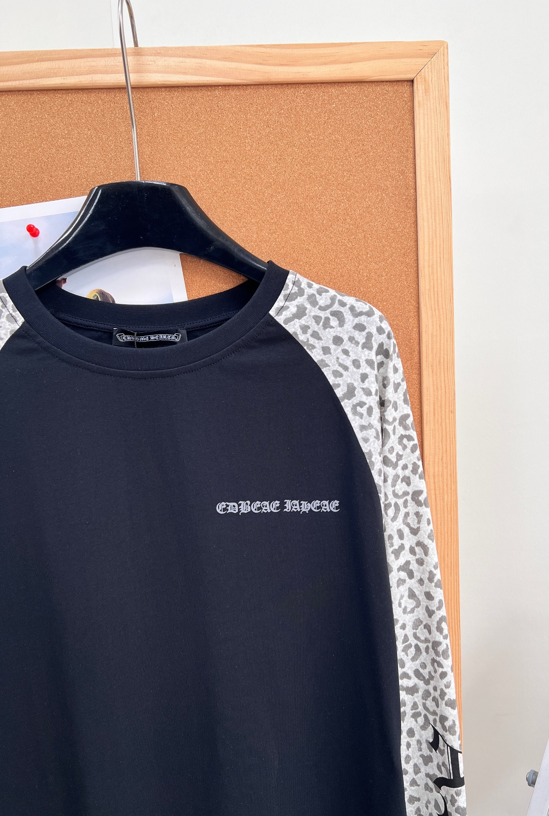 🆕Chrome Hearts26早秋新款豹纹拼接长袖，小众不撞款的甜酷天花板！低饱和灰调浅豹纹替代浮夸深色豹纹，柔和耐看