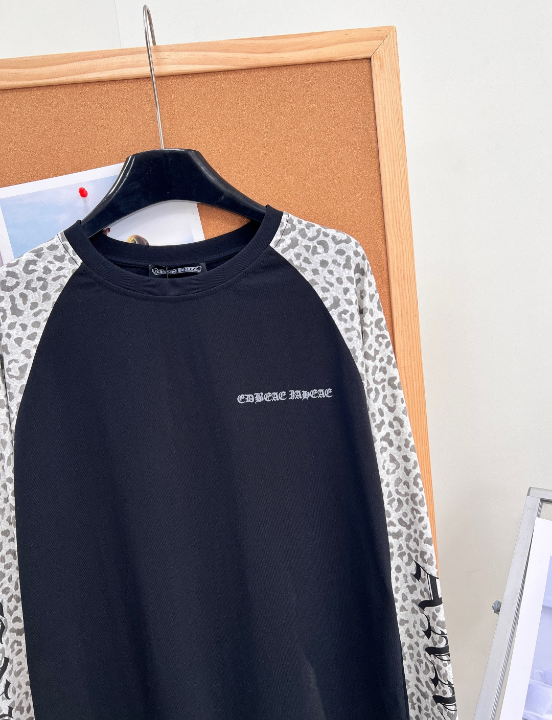 🆕Chrome Hearts26早秋新款豹纹拼接长袖，小众不撞款的甜酷天花板！低饱和灰调浅豹纹替代浮夸深色豹纹，柔和耐看