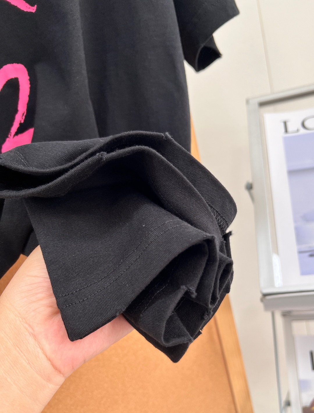🆕BALENCIAGA巴黎世家新品溶解简约印花短袖T恤 男女同款，高街腔调的大廓形剪裁，上身便是oversize效果 B