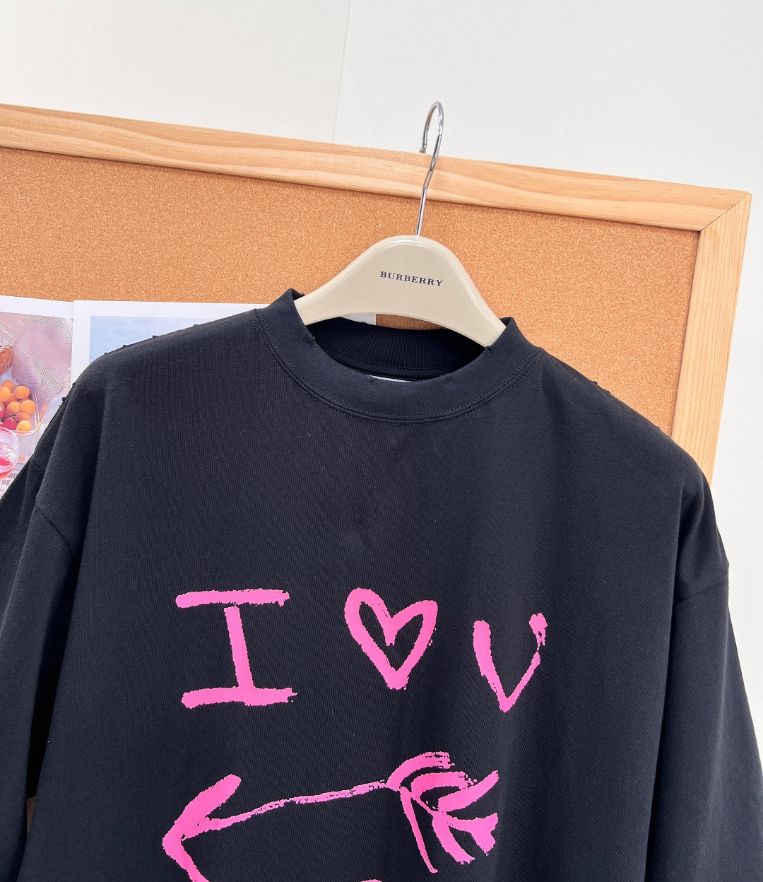 🆕BALENCIAGA巴黎世家新品溶解简约印花短袖T恤 男女同款，高街腔调的大廓形剪裁，上身便是oversize效果 B