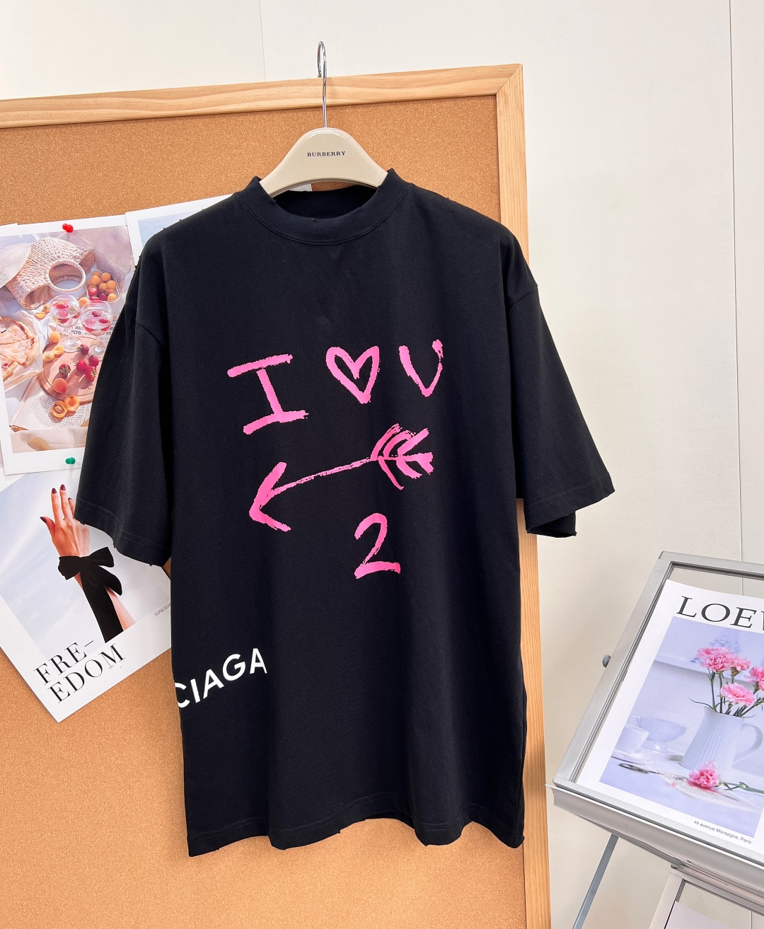 🆕BALENCIAGA巴黎世家新品溶解简约印花短袖T恤 男女同款，高街腔调的大廓形剪裁，上身便是oversize效果 B