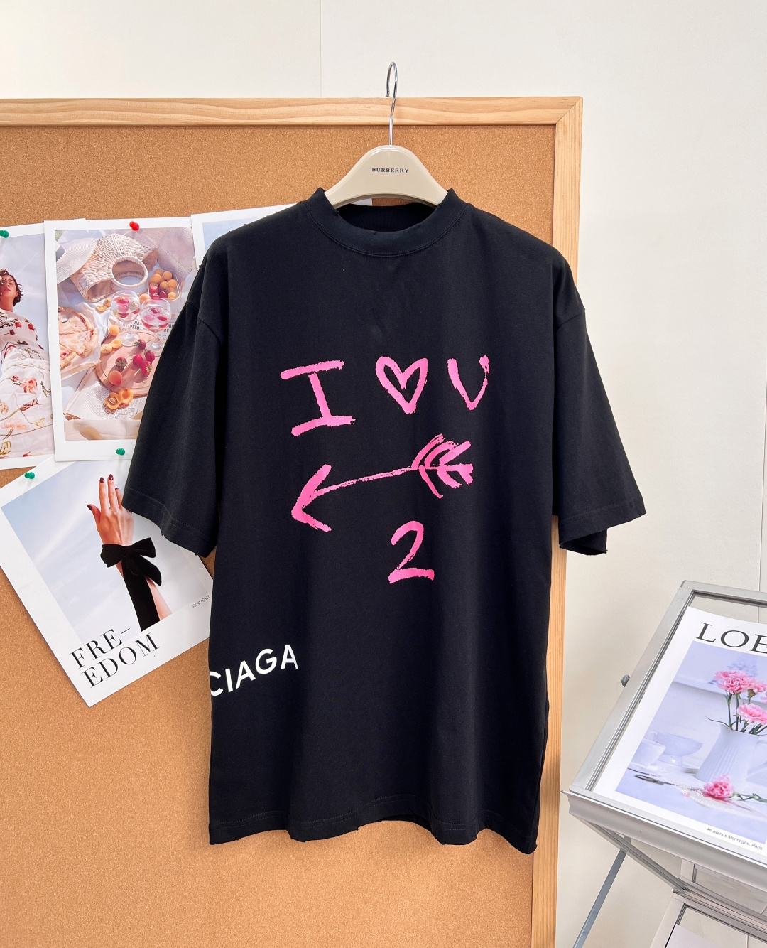 🆕BALENCIAGA巴黎世家新品溶解简约印花短袖T恤 男女同款，高街腔调的大廓形剪裁，上身便是oversize效果 B