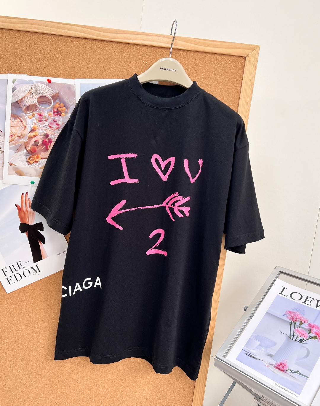 🆕BALENCIAGA巴黎世家新品溶解简约印花短袖T恤 男女同款，高街腔调的大廓形剪裁，上身便是oversize效果 B