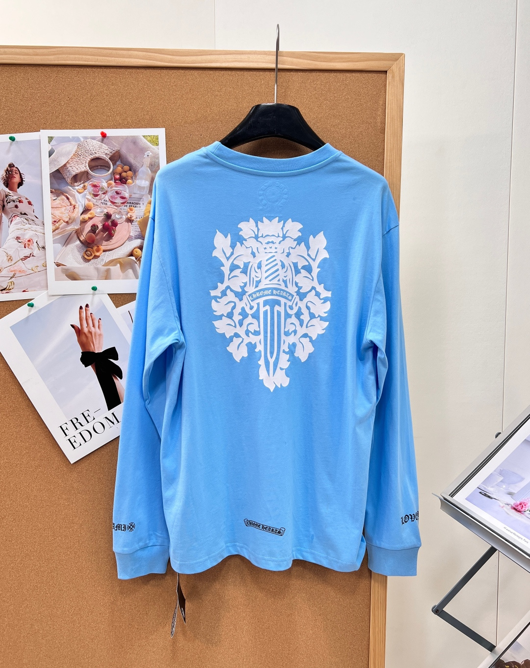 🆕Chrome Hearts 2026秋季迈阿密限定天蓝长袖,夏日限定奶fufu天蓝色长袖,清冷治愈色调巨显白,忧郁又神 🆕Chrome Hearts 2026秋季迈阿密限定天蓝长袖,夏日限定奶fufu天蓝色长袖,清冷治愈色调巨显白,忧郁又神