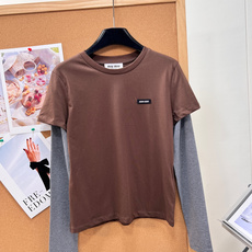 🆕miumiu系氛围感神器,撞色假两件长袖太懂少女心🤎26春夏Miu新款假两件打底,不用费心叠穿,自带层次感,韩系温柔千 🆕miumiu系氛围感神器,撞色假两件长袖太懂少女心🤎26春夏Miu新款假两件打底,不用费心叠穿,自带层次感,韩系温柔千