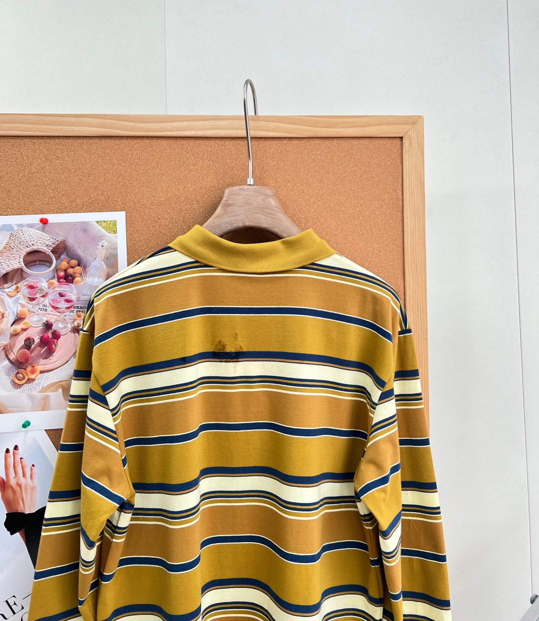 🆕 MIU MIU 撞色条纹字母徽标POLO领长袖 火得一塌糊涂的miu polo,怎么都好搭。什么神仙配色啊!复古感十 🆕 MIU MIU 撞色条纹字母徽标POLO领长袖 火得一塌糊涂的miu polo,怎么都好搭。什么神仙配色啊!复古感十