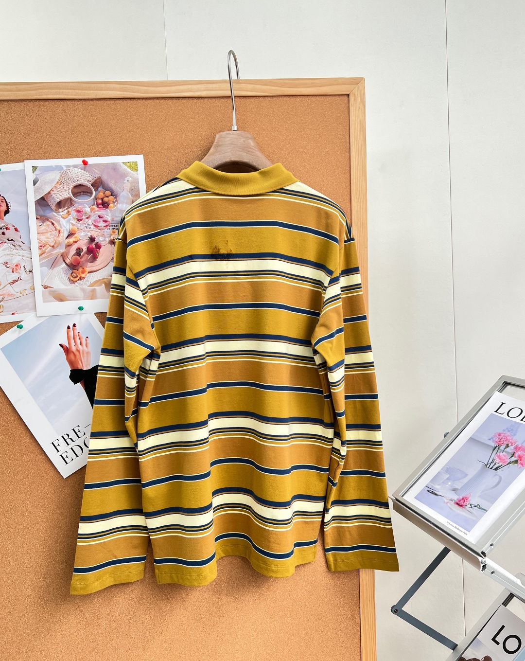 🆕 MIU MIU 撞色条纹字母徽标POLO领长袖 火得一塌糊涂的miu polo,怎么都好搭。什么神仙配色啊!复古感十 🆕 MIU MIU 撞色条纹字母徽标POLO领长袖 火得一塌糊涂的miu polo,怎么都好搭。什么神仙配色啊!复古感十