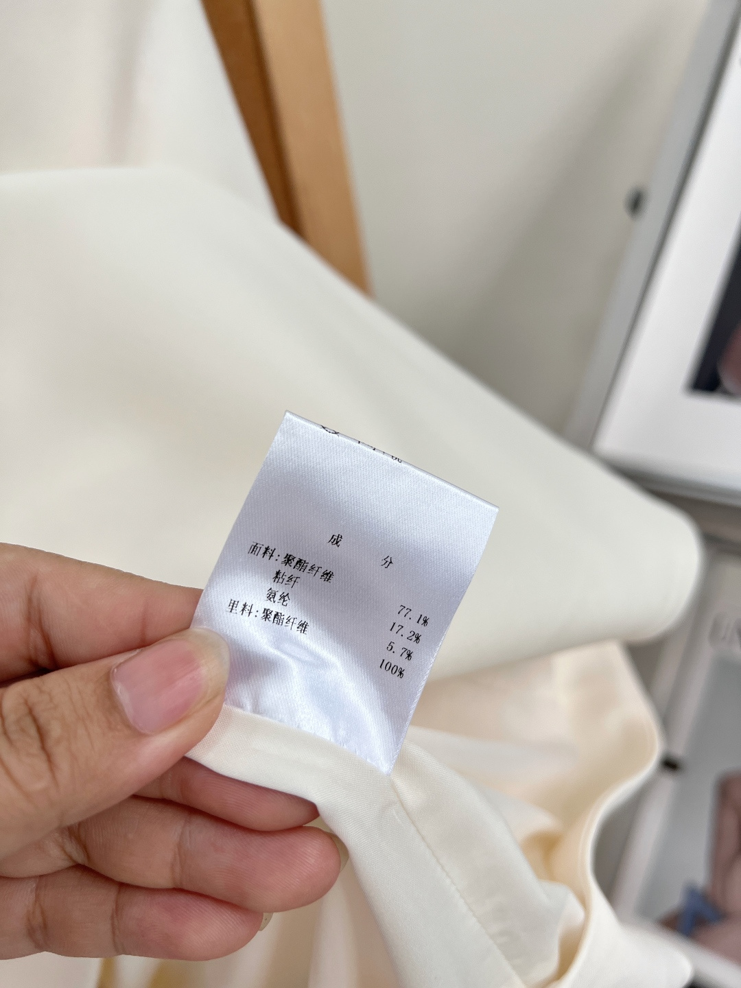 🆕AIVEI🖤🤍26SS全新气质无袖连衣裙，黑白经典双色直接戳中轻奢审美，约会、晚宴、生日派对专属战袍！ 甄选高定醋酸面