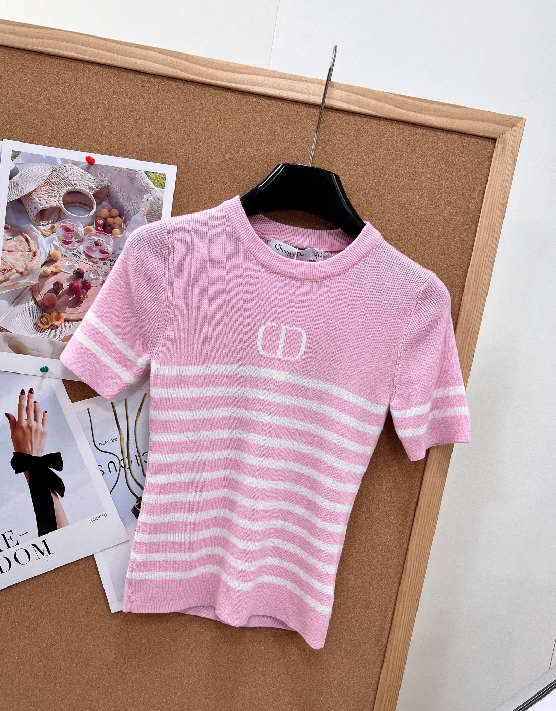 🆕Dior 26Ss新款撞色条纹针织短袖，法式简约千金本命上衣，谁能拒绝温柔又耐看的撞色条纹小针织！三色任选，黑色/白粉