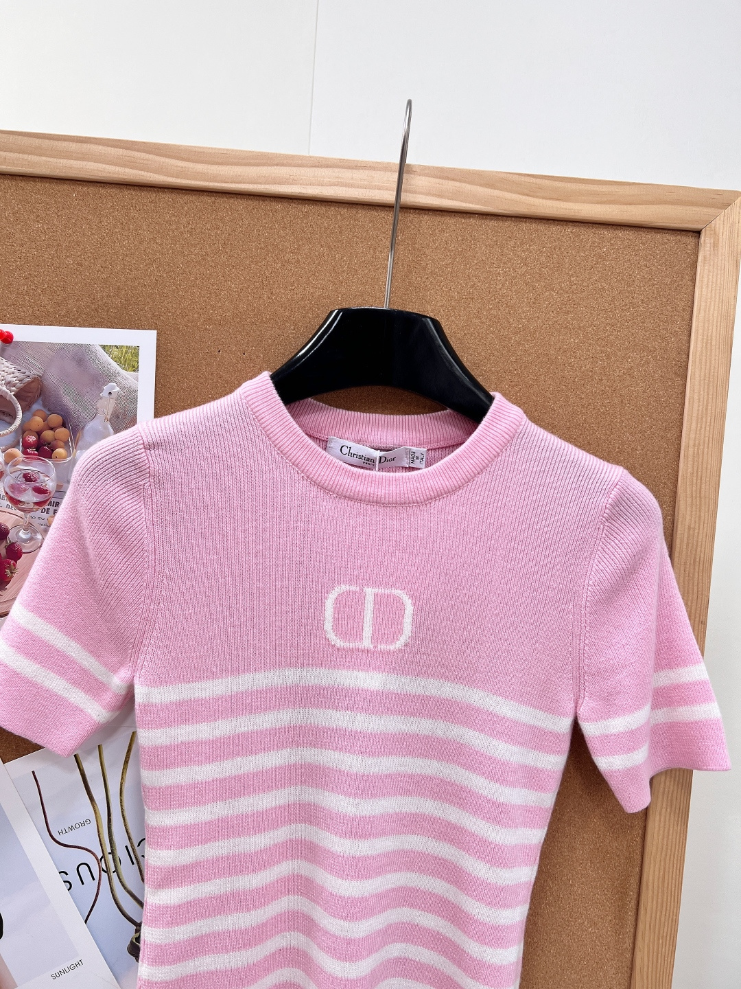 🆕Dior 26Ss新款撞色条纹针织短袖，法式简约千金本命上衣，谁能拒绝温柔又耐看的撞色条纹小针织！三色任选，黑色/白粉