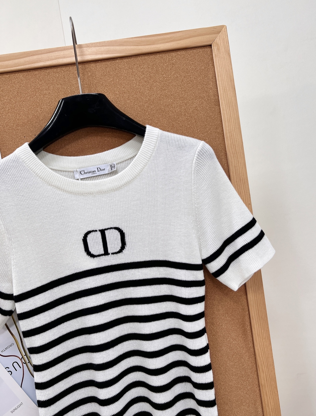 🆕Dior 26Ss新款撞色条纹针织短袖，法式简约千金本命上衣，谁能拒绝温柔又耐看的撞色条纹小针织！三色任选，黑色/白粉