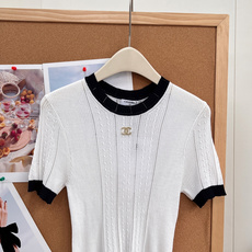 🆕CHANEL26春夏小香风本命针织短袖,复古学院千金感直接拉满💙三色现货上新!藏青、奶黄、纯净白,撞色包边设计温柔又显 🆕CHANEL26春夏小香风本命针织短袖,复古学院千金感直接拉满💙三色现货上新!藏青、奶黄、纯净白,撞色包边设计温柔又显