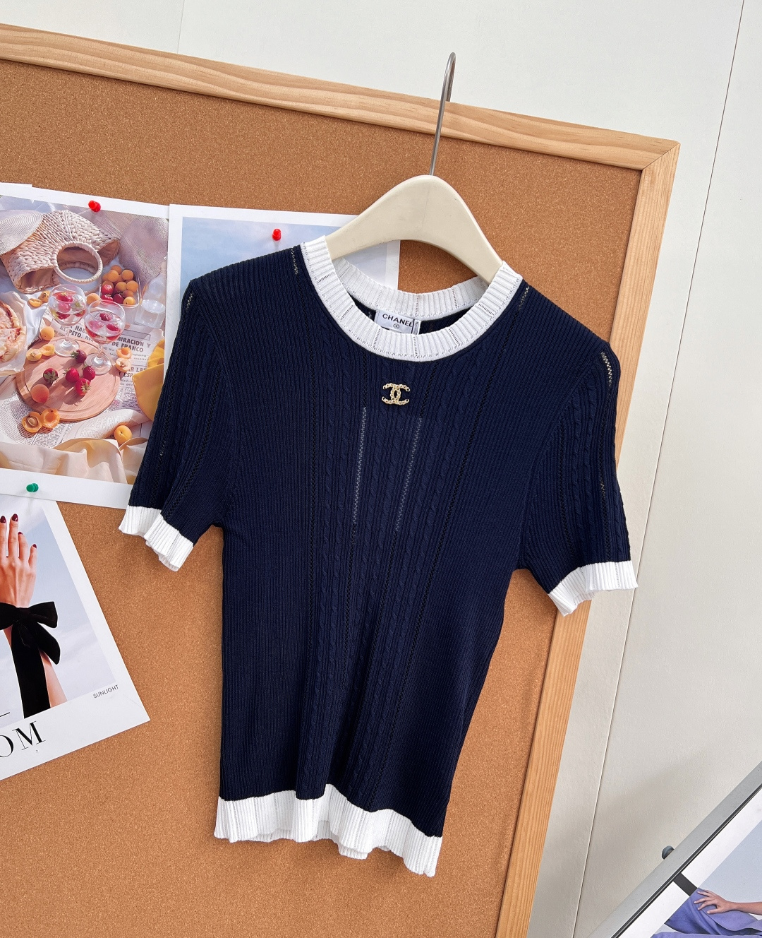 🆕CHANEL26春夏小香风本命针织短袖,复古学院千金感直接拉满💙三色现货上新!藏青、奶黄、纯净白,撞色包边设计温柔又显 🆕CHANEL26春夏小香风本命针织短袖,复古学院千金感直接拉满💙三色现货上新!藏青、奶黄、纯净白,撞色包边设计温柔又显