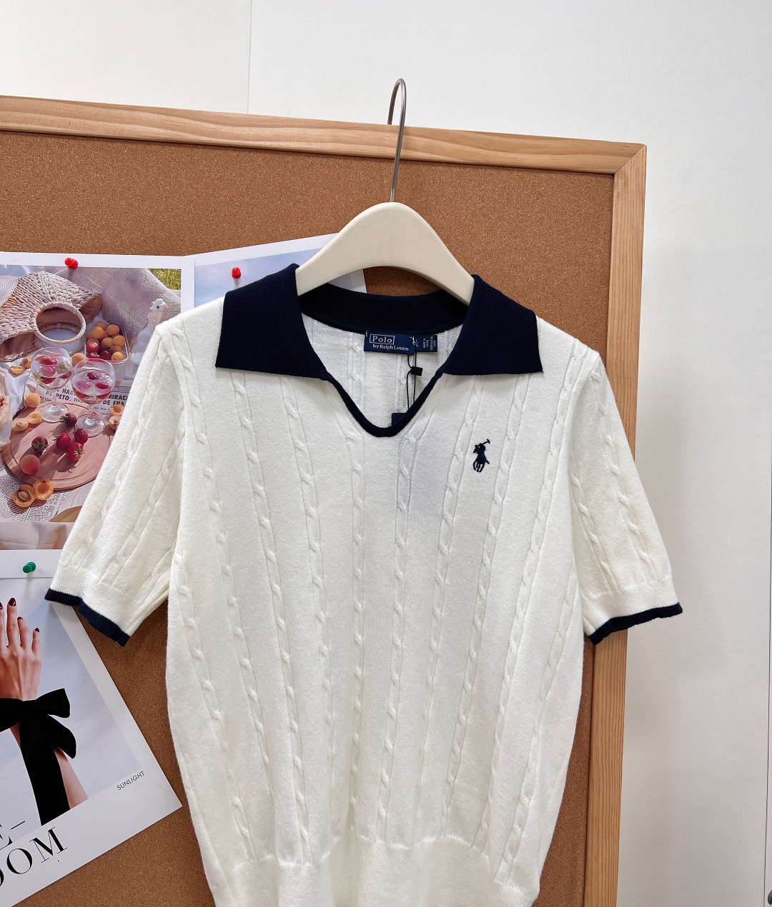🆕Ralph Lauren撞色翻领麻花纹针织短袖 ，撞色Polo针织短袖太温柔✨经典双色撞色翻领+通体竖条麻花肌理，美式