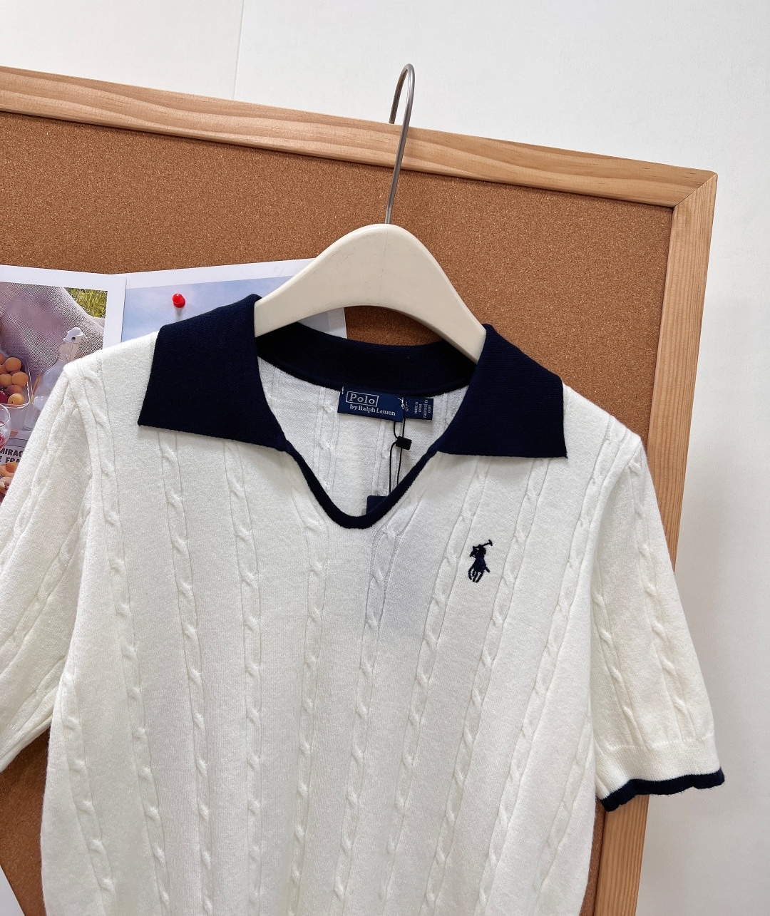 🆕Ralph Lauren撞色翻领麻花纹针织短袖 ，撞色Polo针织短袖太温柔✨经典双色撞色翻领+通体竖条麻花肌理，美式