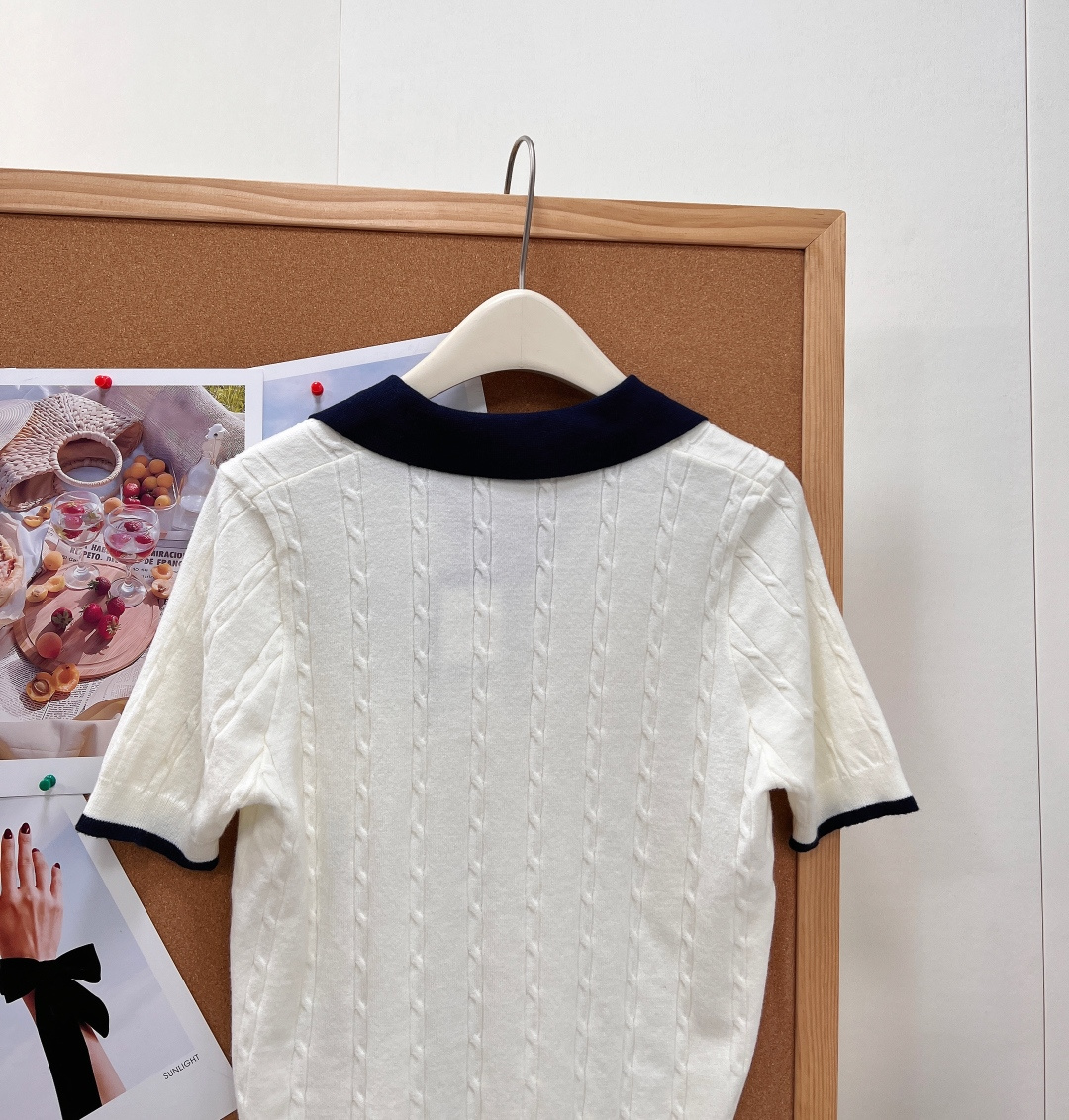 🆕Ralph Lauren撞色翻领麻花纹针织短袖 ，撞色Polo针织短袖太温柔✨经典双色撞色翻领+通体竖条麻花肌理，美式