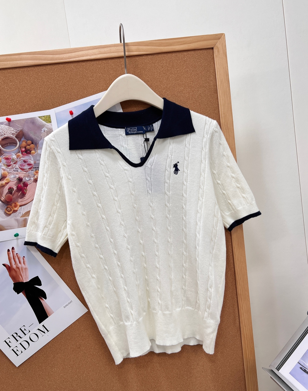🆕Ralph Lauren撞色翻领麻花纹针织短袖 ，撞色Polo针织短袖太温柔✨经典双色撞色翻领+通体竖条麻花肌理，美式