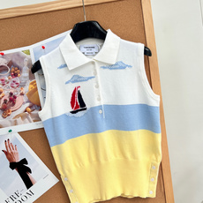 🆕Thom Browne 撞色帆船刺绣Polo针织马甲 26TB新款帆船拼色针织马甲 四季叠穿无压力💪 -三段式奶白+浅 🆕Thom Browne 撞色帆船刺绣Polo针织马甲 26TB新款帆船拼色针织马甲 四季叠穿无压力💪 -三段式奶白+浅