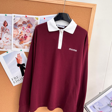 🆕miumiu新款翻领刺绣字母绣花polo衫长袖 ,撞色的双翻领的设计别出心裁,可以做情侣款,多巴胺的颜色满满的高级感, 🆕miumiu新款翻领刺绣字母绣花polo衫长袖 ,撞色的双翻领的设计别出心裁,可以做情侣款,多巴胺的颜色满满的高级感,