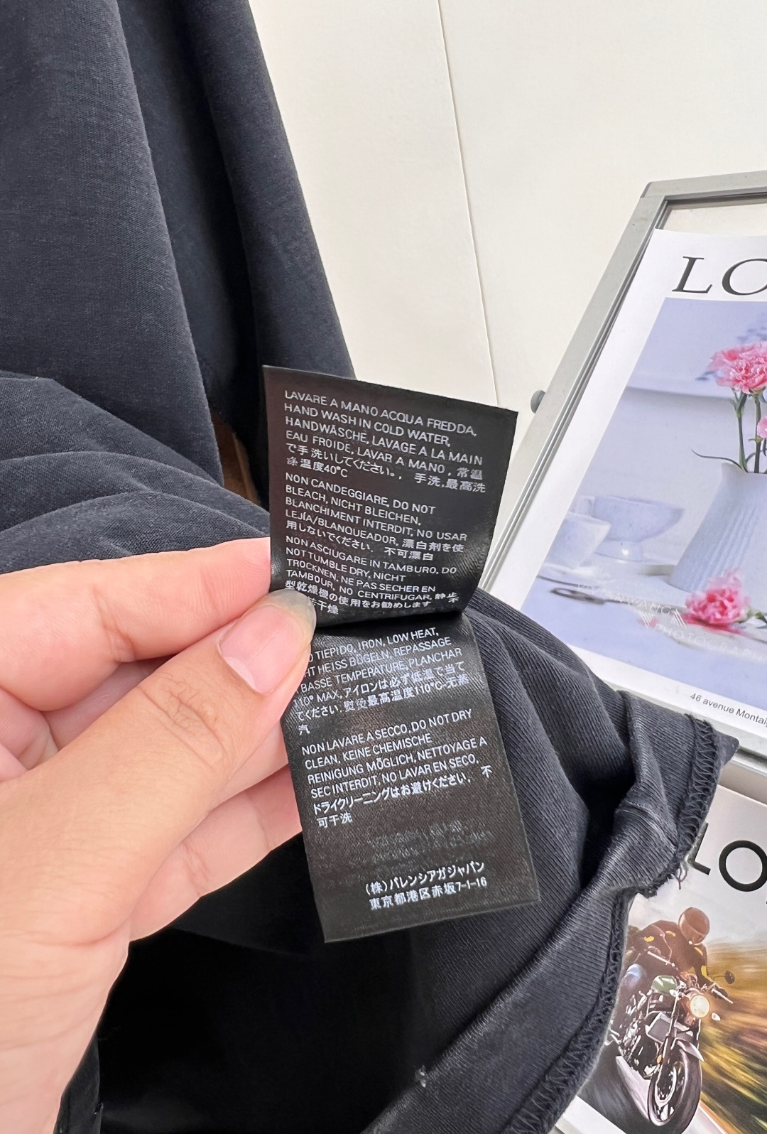 🆕BALENCIAGA巴黎世家新品男女同款！高街腔调的大廓形剪裁，上身便是oversize效果，胸前BALENCIAGA