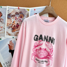 🆕GANNI粉色螃蟹印花长袖T恤 丹麦小众甜酷品牌,GANNI这件螃蟹长袖太懂少女心!爆火ins博主同款,品牌标志性俏皮 🆕GANNI粉色螃蟹印花长袖T恤 丹麦小众甜酷品牌,GANNI这件螃蟹长袖太懂少女心!爆火ins博主同款,品牌标志性俏皮