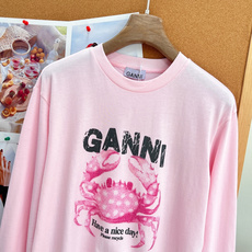 🆕GANNI粉色螃蟹印花长袖T恤 丹麦小众甜酷品牌,GANNI这件螃蟹长袖太懂少女心!爆火ins博主同款,品牌标志性俏皮 🆕GANNI粉色螃蟹印花长袖T恤 丹麦小众甜酷品牌,GANNI这件螃蟹长袖太懂少女心!爆火ins博主同款,品牌标志性俏皮