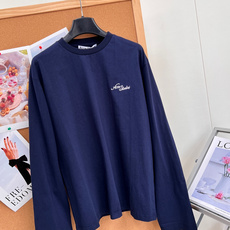 🆕Acne Studios 2026秋款新款长袖,圆领宽松版型,上身便显得十分随性和自然,胸前Acne Studios的 🆕Acne Studios 2026秋款新款长袖,圆领宽松版型,上身便显得十分随性和自然,胸前Acne Studios的