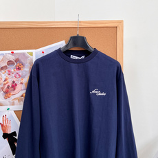 🆕Acne Studios 2026秋款新款长袖,圆领宽松版型,上身便显得十分随性和自然,胸前Acne Studios的 🆕Acne Studios 2026秋款新款长袖,圆领宽松版型,上身便显得十分随性和自然,胸前Acne Studios的