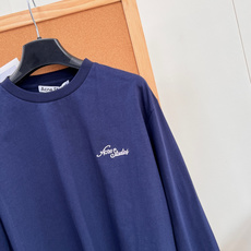 🆕Acne Studios 2026秋款新款长袖,圆领宽松版型,上身便显得十分随性和自然,胸前Acne Studios的 🆕Acne Studios 2026秋款新款长袖,圆领宽松版型,上身便显得十分随性和自然,胸前Acne Studios的