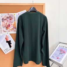 🆕Acne Studios 2026秋款新款长袖,圆领宽松版型,上身便显得十分随性和自然,胸前Acne Studios的 🆕Acne Studios 2026秋款新款长袖,圆领宽松版型,上身便显得十分随性和自然,胸前Acne Studios的