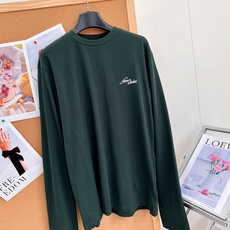 🆕Acne Studios 2026秋款新款长袖,圆领宽松版型,上身便显得十分随性和自然,胸前Acne Studios的 🆕Acne Studios 2026秋款新款长袖,圆领宽松版型,上身便显得十分随性和自然,胸前Acne Studios的