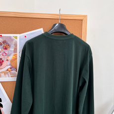 🆕Acne Studios 2026秋款新款长袖,圆领宽松版型,上身便显得十分随性和自然,胸前Acne Studios的 🆕Acne Studios 2026秋款新款长袖,圆领宽松版型,上身便显得十分随性和自然,胸前Acne Studios的