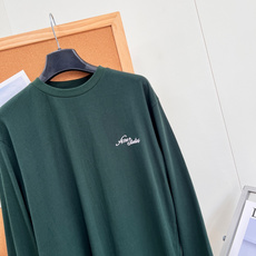🆕Acne Studios 2026秋款新款长袖,圆领宽松版型,上身便显得十分随性和自然,胸前Acne Studios的 🆕Acne Studios 2026秋款新款长袖,圆领宽松版型,上身便显得十分随性和自然,胸前Acne Studios的