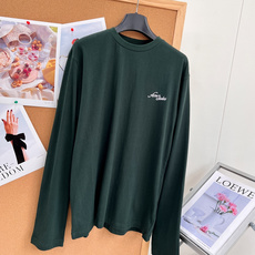 🆕Acne Studios 2026秋款新款长袖,圆领宽松版型,上身便显得十分随性和自然,胸前Acne Studios的 🆕Acne Studios 2026秋款新款长袖,圆领宽松版型,上身便显得十分随性和自然,胸前Acne Studios的