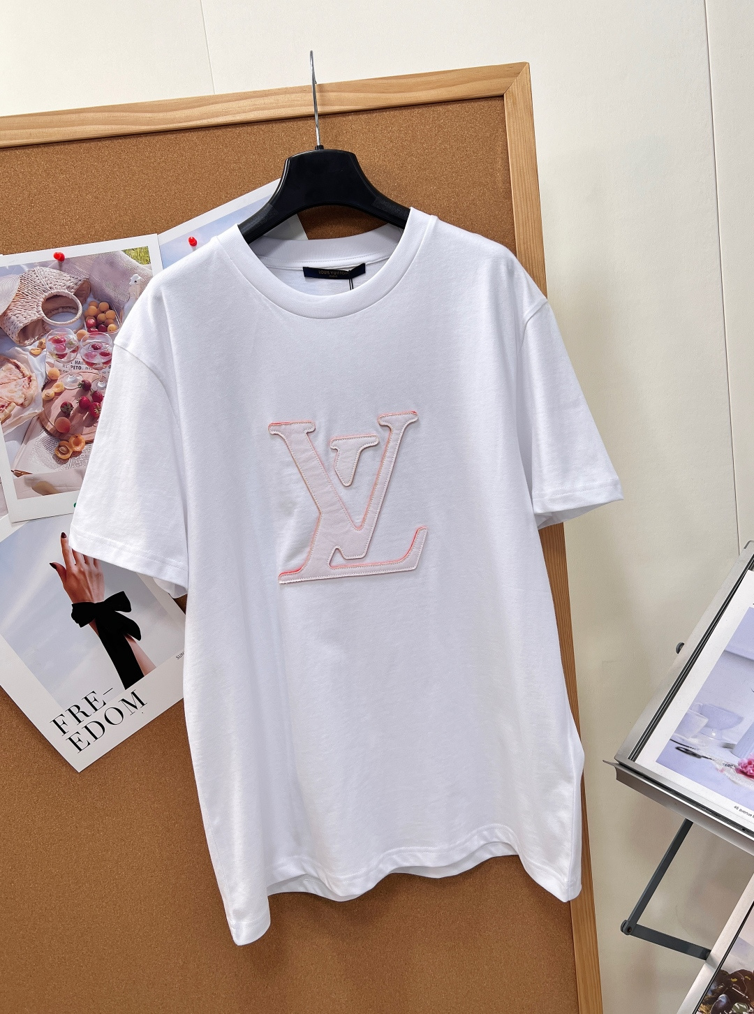 louis vuitton pink lv applique t shirt