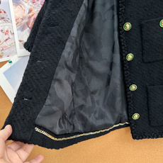 🆕CHANEL26秋冬新品黑色短袖小香外套✨经典永不过时的法式贵气小香款🔥高质感粗花呢面料,肌理饱满扎实,氛围感直接拉满 🆕CHANEL26秋冬新品黑色短袖小香外套✨经典永不过时的法式贵气小香款🔥高质感粗花呢面料,肌理饱满扎实,氛围感直接拉满