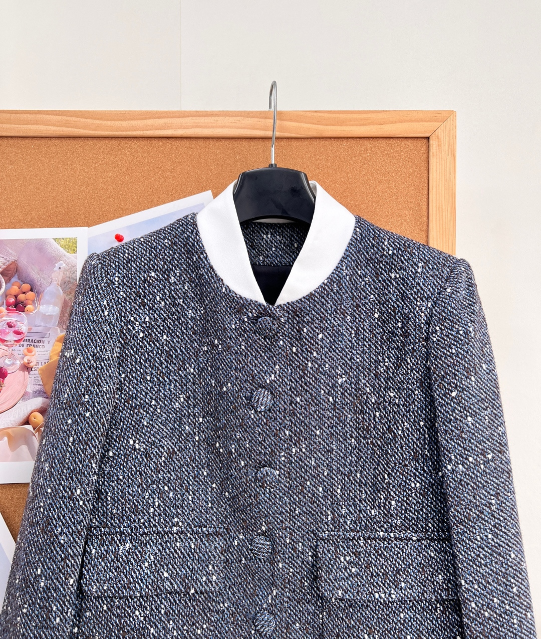 🆕self‑portrait25早春混纺雪花软呢短外套,清冷贵气少女感✨藏蓝混白雪花点软呢面料,杂色肌理氛围感十足,低调 🆕self‑portrait25早春混纺雪花软呢短外套,清冷贵气少女感✨藏蓝混白雪花点软呢面料,杂色肌理氛围感十足,低调