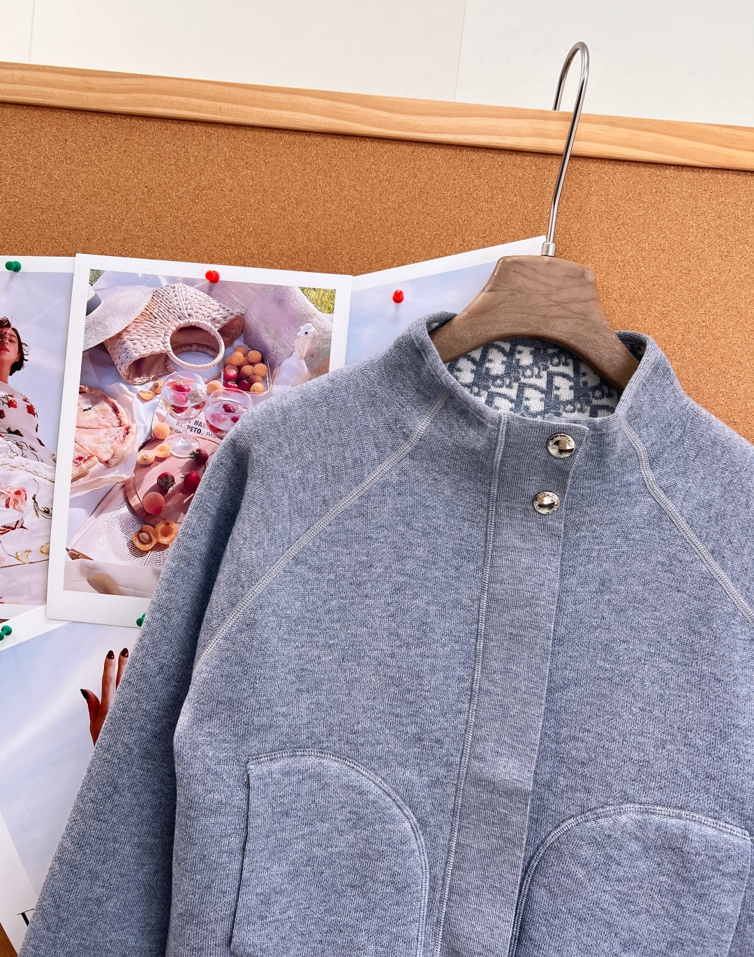 🆕Dior 新款经典老花logo羊绒夹克外套 双面可穿处处彰显价值面料足够让人惊叹帅气双面穿毛衣🆕甄选百分之百春羊毛🦙面 🆕Dior 新款经典老花logo羊绒夹克外套 双面可穿处处彰显价值面料足够让人惊叹帅气双面穿毛衣🆕甄选百分之百春羊毛🦙面