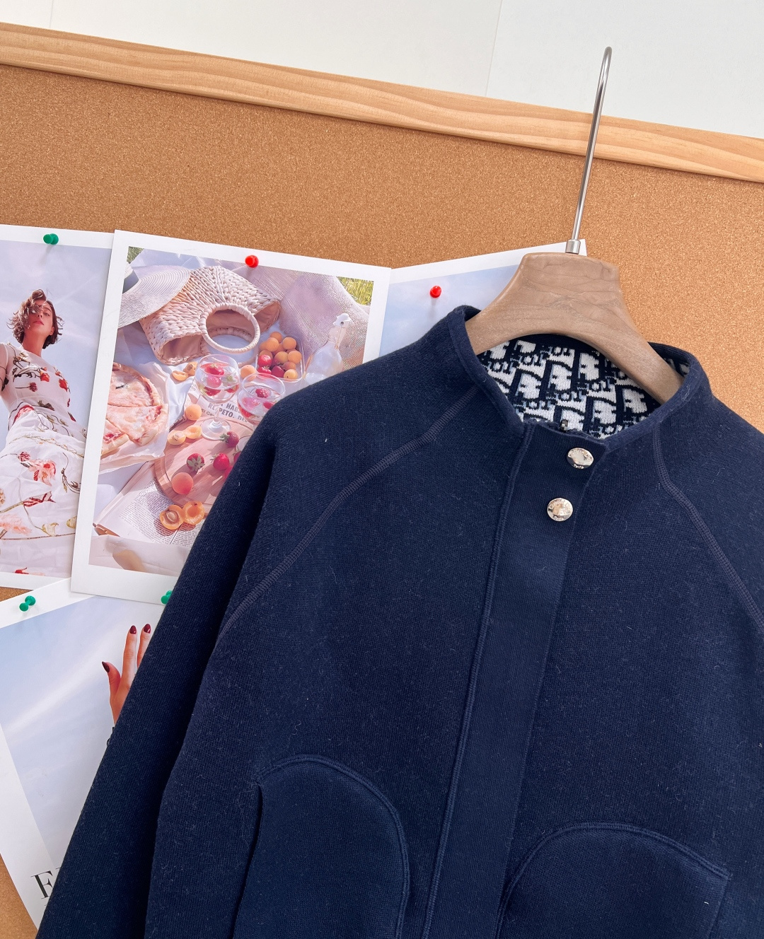 🆕Dior 新款经典老花logo羊绒夹克外套 双面可穿处处彰显价值面料足够让人惊叹帅气双面穿毛衣🆕甄选百分之百春羊毛🦙面 🆕Dior 新款经典老花logo羊绒夹克外套 双面可穿处处彰显价值面料足够让人惊叹帅气双面穿毛衣🆕甄选百分之百春羊毛🦙面