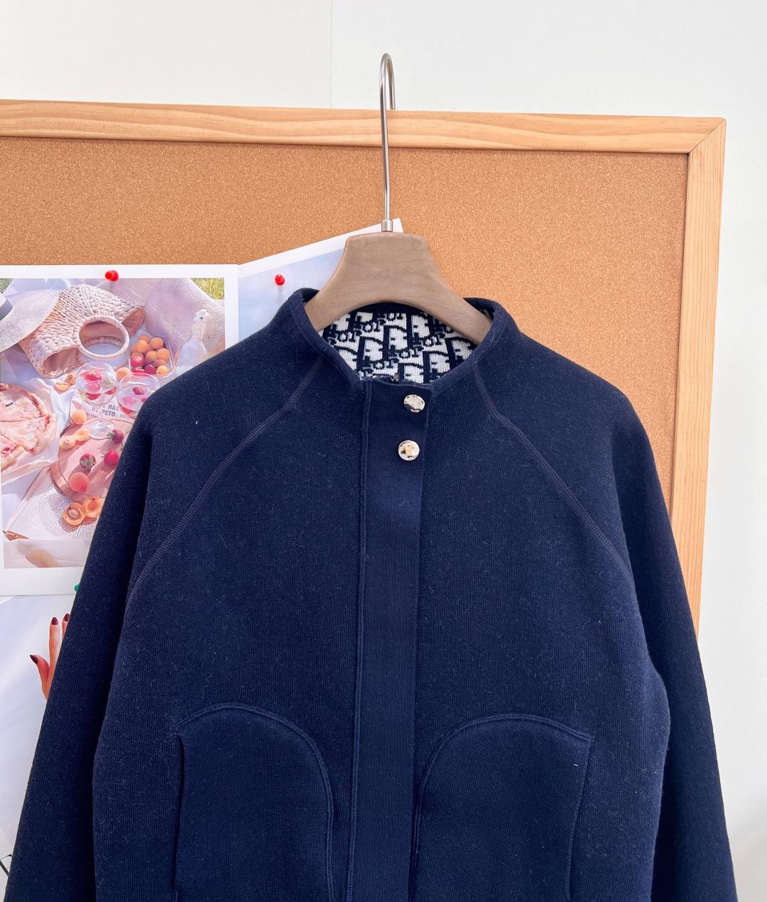 🆕Dior 新款经典老花logo羊绒夹克外套 双面可穿处处彰显价值面料足够让人惊叹帅气双面穿毛衣🆕甄选百分之百春羊毛🦙面 🆕Dior 新款经典老花logo羊绒夹克外套 双面可穿处处彰显价值面料足够让人惊叹帅气双面穿毛衣🆕甄选百分之百春羊毛🦙面