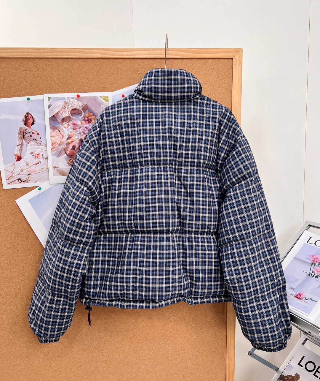 🆕MiuMiu26秋冬双面穿短款羽绒服｜复古学院少女天花板✨一衣两穿设计，解锁两种风格！一面复古蓝白格纹，满满学院氛围感