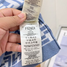 🆕FENDI春夏FF满印提花针织背心💙复古蓝调太有氛围感!满幅双F提花,经典老花元素,自带贵气氛围感,高级不浮夸。 大 🆕FENDI春夏FF满印提花针织背心💙复古蓝调太有氛围感!满幅双F提花,经典老花元素,自带贵气氛围感,高级不浮夸。 大